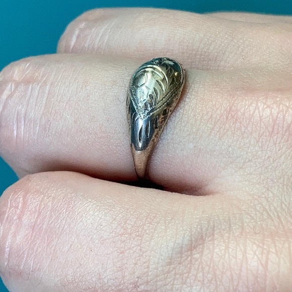 Vintage Silver Handmade Ring - Picture 4 of 8